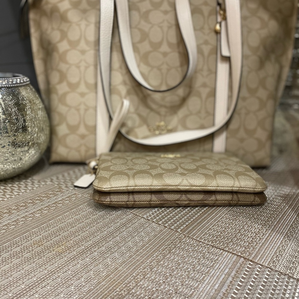 Coach wallet - Picture 3 of 3